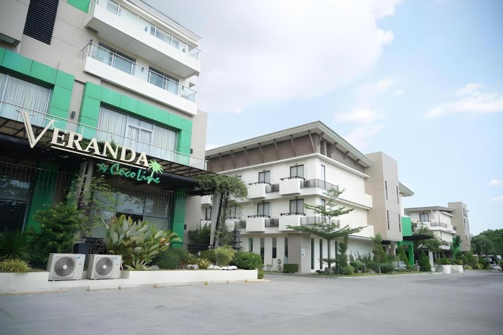 Mansion Garden Hotel Olongapo Exterior photo